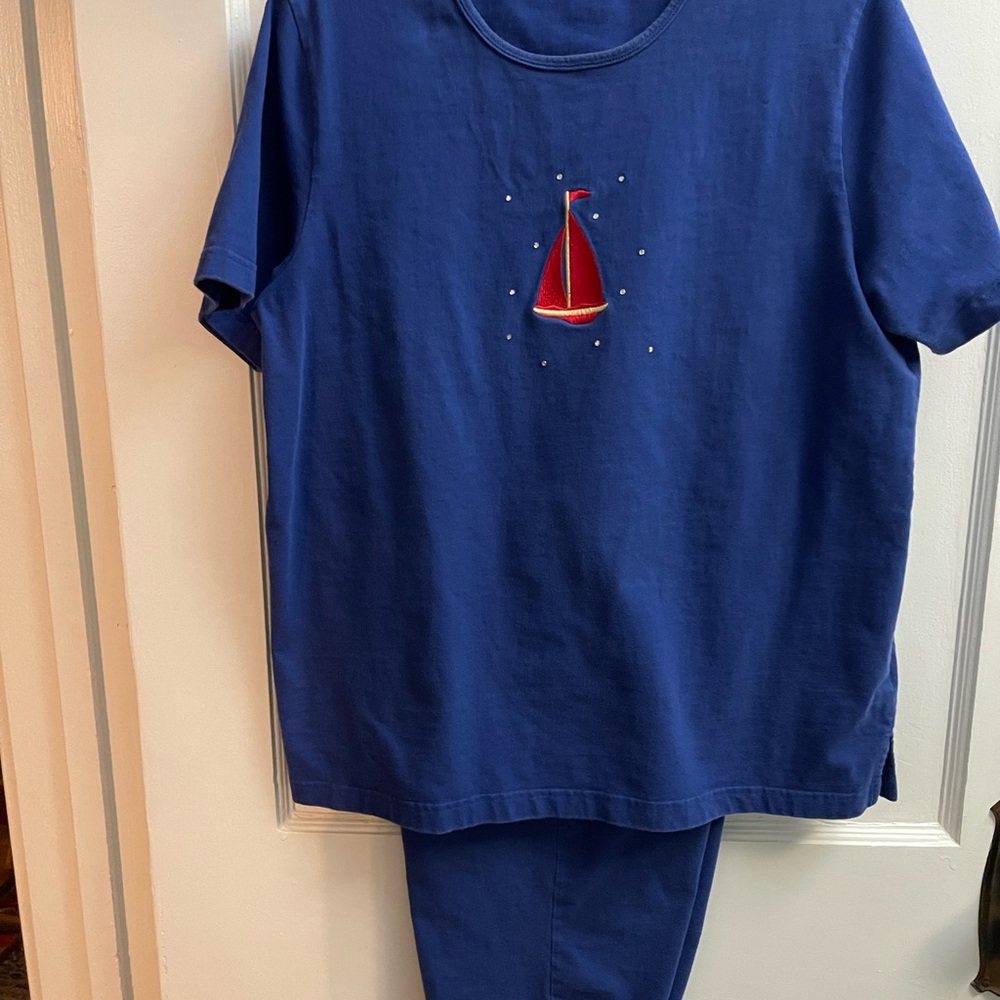 The Quacker Factory Women’s Navy Capris 2 pc Set with Red Sailboat - Picture 2 of 7